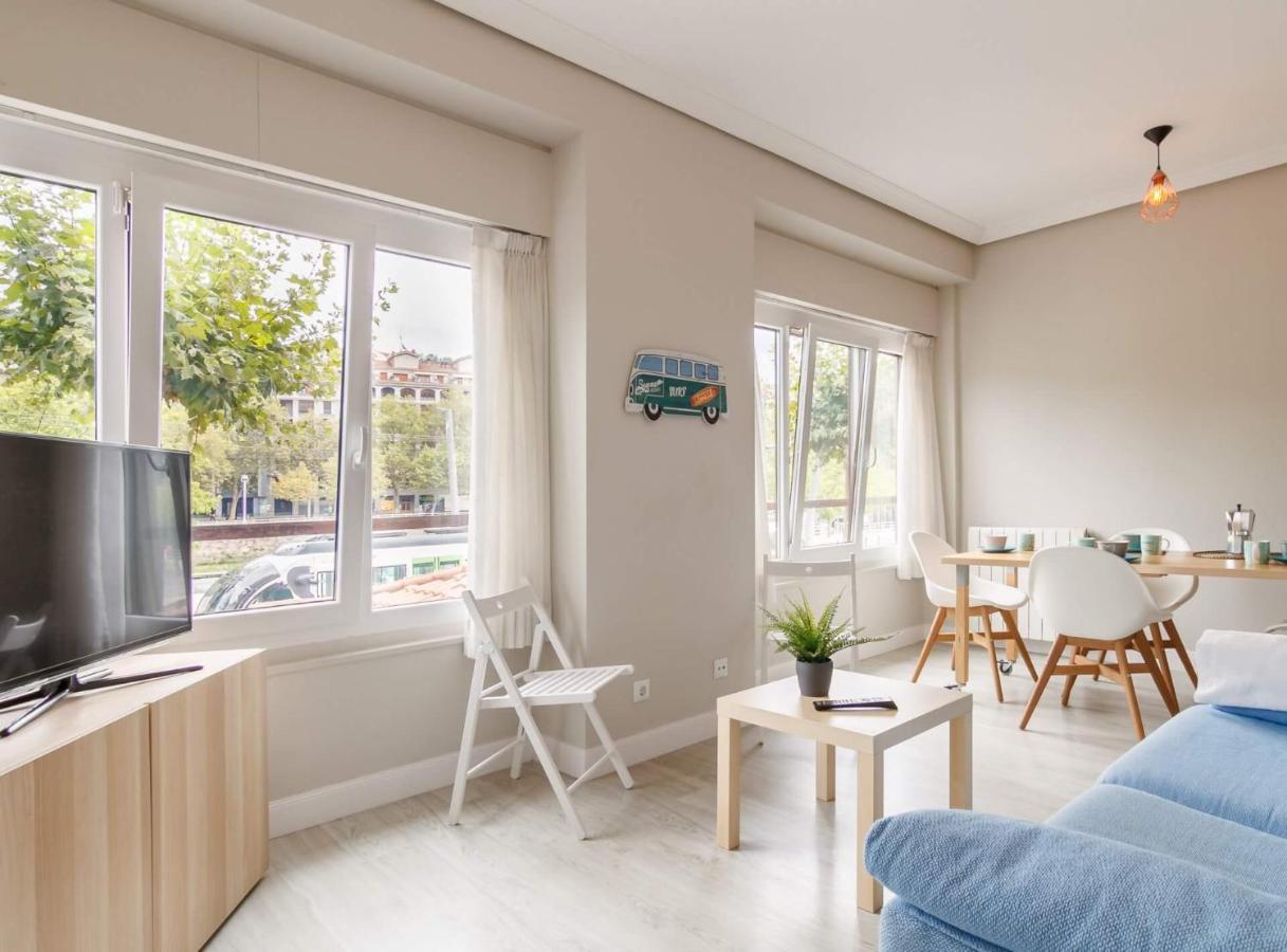 Vivienda Turistica De Prestancia Junto A La Ria De Nervion Bilbau Exterior foto
